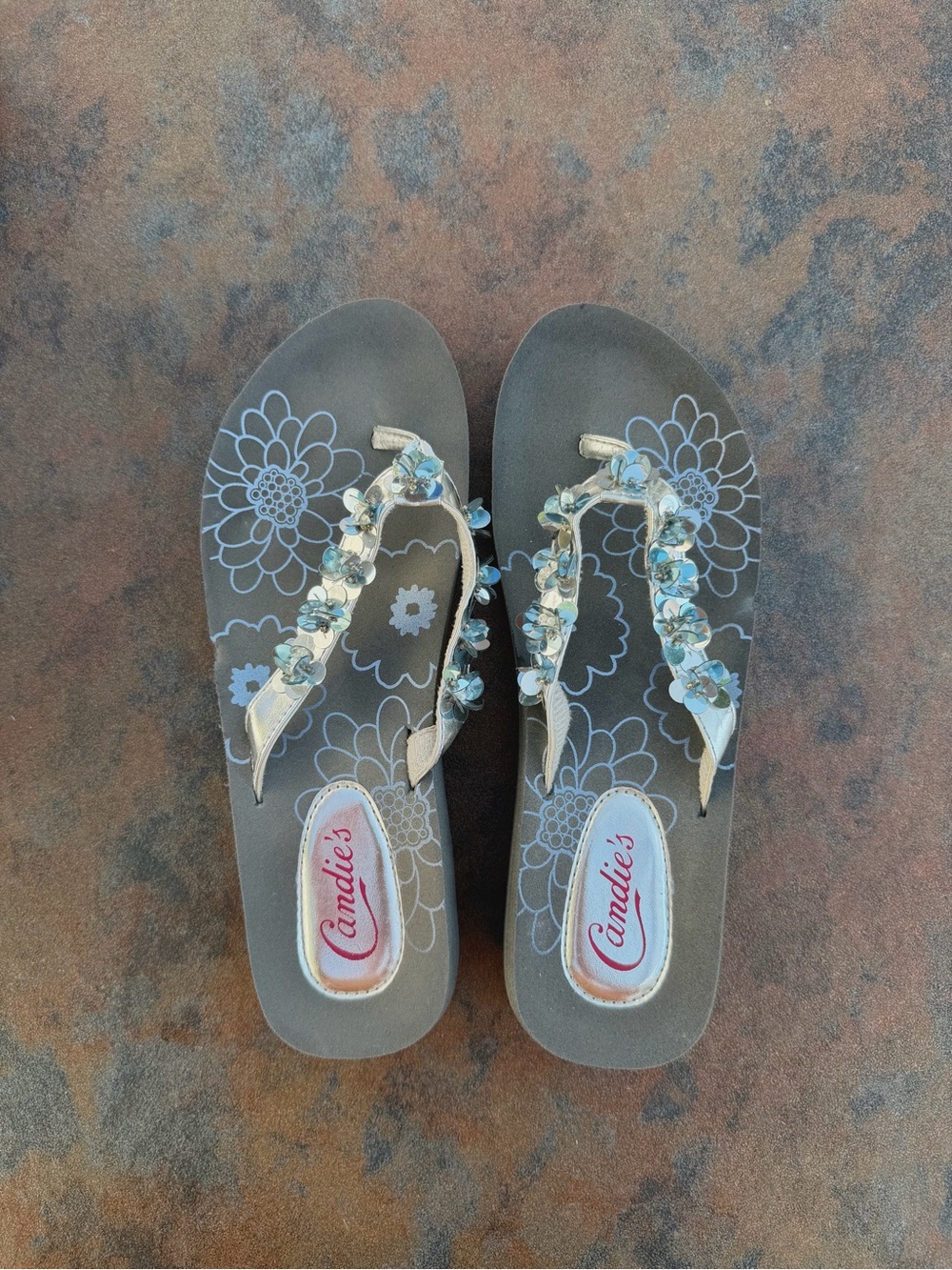 Y2K Candie's Women's Floral Embellished Flip Flop Sandals - Gray/Blue
